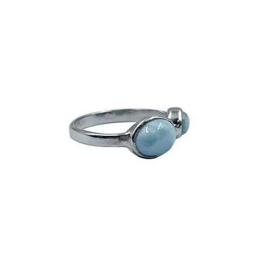 Magnifique bague en Larimar, montée Argent 0.925. Superbe pierre au bleu qui rappelle l'océan ! Très belle réalisation ! Taille réglable !