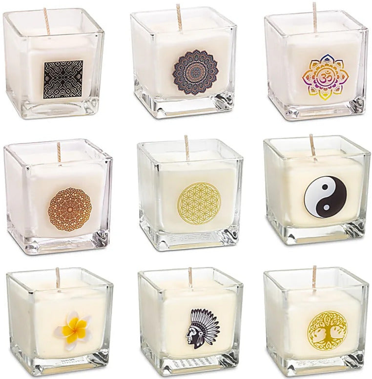 Scented candle, 100% vegetable-based, eco-friendly rapeseed wax (recycled glass) with beautiful designs. 6x6 cm - 88 grams - 25 burning time. Handmade in Belgium, with paraben-free fragrance oils.