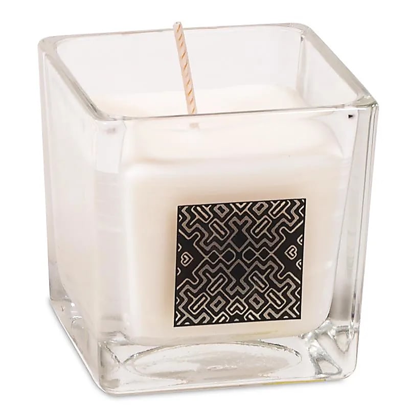 Scented candle, 100% vegetable-based, eco-friendly rapeseed wax (recycled glass) with beautiful designs. 6x6 cm - 88 grams - 25 burning time. Handmade in Belgium, with paraben-free fragrance oils.
