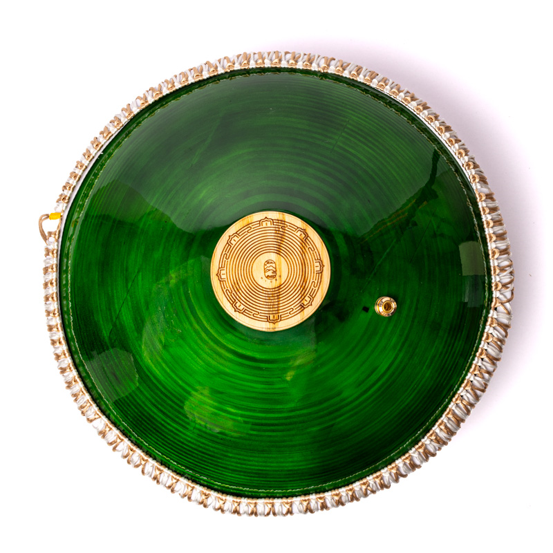 Handpan/ Tongue drum (tambour mélodique) avec prise pour câble d'amplification. 15 languettes/ 15 notes en Ré mineur Kurd/ D minor Kurd C major - 432 Hertz. 40 cm - 3 645 gr. Fabriqué en acier de haute qualité !