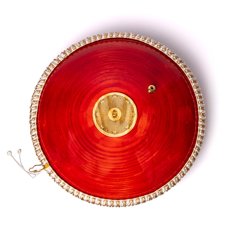 Handpan/ Tongue drum (tambour mélodique) avec prise pour câble d'amplification. 15 languettes/ 15 notes en DO majeur/ C major. 40 cm - 3 635 gr. Fabriqué en acier de haute qualité !
