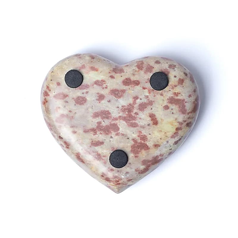 Beautiful heart-shaped candle holder or incense burner, made of so-called 'soapstone'. Size 9x11 cm - Weight ±500 grams! Sold individually or in pairs!