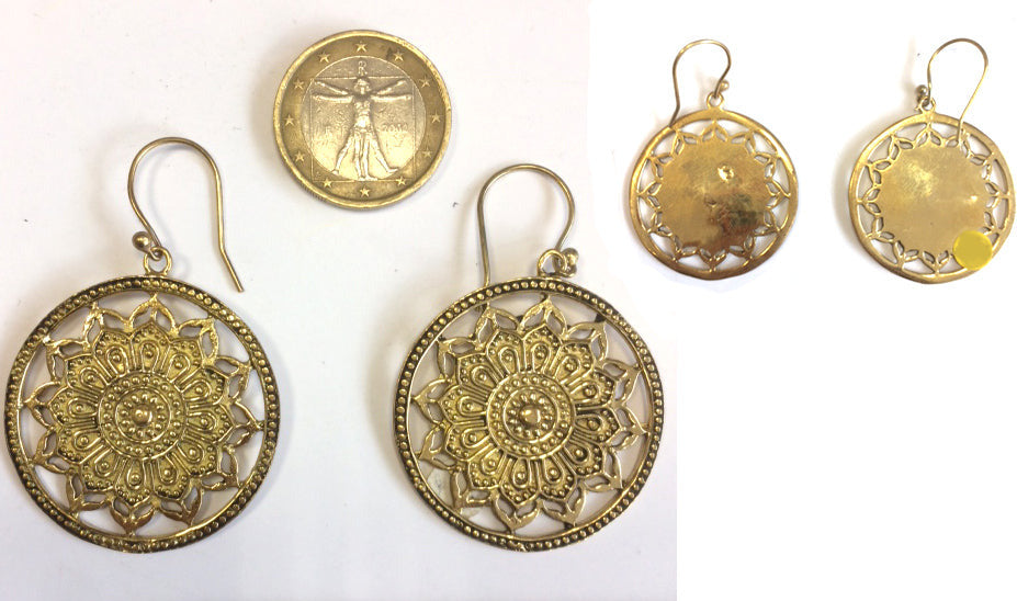 Boucles d'oreilles en forme de Mandala de 35 millimètres de diamètre, finition laiton, superbes pièces, parfait !