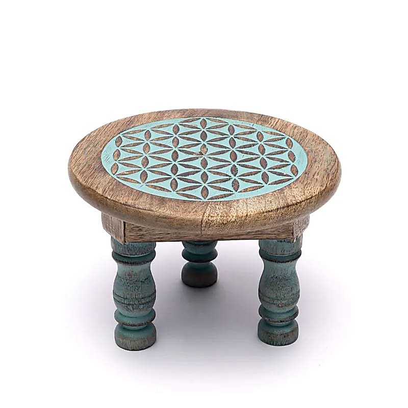Petit tabouret/ Autel avec impression de couleur bleue de la 'Fleur de Vie'. Taille 15x10 cm - 352 grammes. Adorable petit meuble !