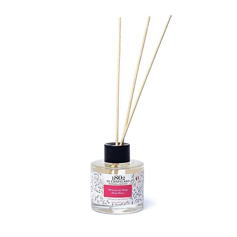 Reed diffuser from 'Chatelard 1802'. 7x6.5 centimeters - 100 millimeters. Very good quality for these 3 fragrances to choose from!
