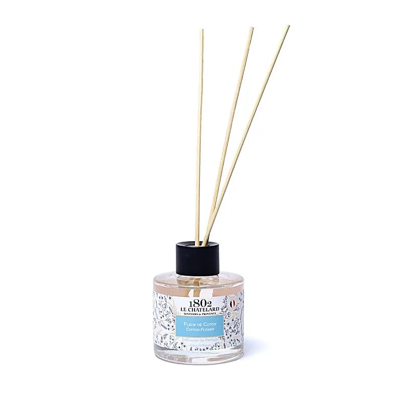 Reed diffuser from 'Chatelard 1802'. 7x6.5 centimeters - 100 millimeters. Very good quality for these 3 fragrances to choose from!