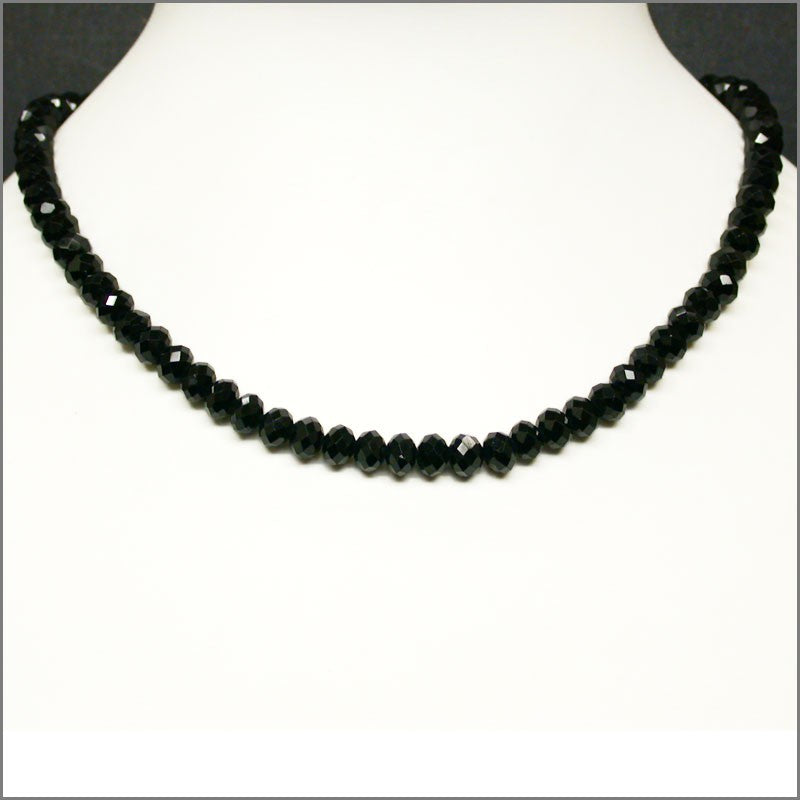 Spinel! Necklace or bracelet made of faceted beads, 2/3 or 4/6 millimeters. Available as a 17 to 21cm bracelet, a 45cm necklace, or a 60cm sautoir. AA to AAA quality, superb beads!