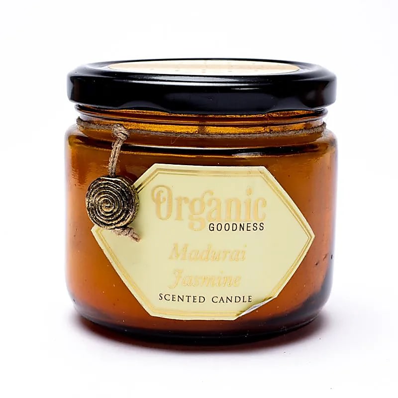 Bougie de chez 'Goodness', en cire de soja naturelle avec mèche en coton sans plomb. 4 Parfums au choix ! Dimensions : 10 x 9 cm - 200gr. +/- 55H de combustion.