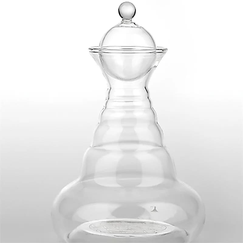 Carafe 'Alladin' de chez 'Nature's design' de 1300 millitres, avec le symbole de la fleur de vie gravé ! 5 finitions : basic, blanche, multicolore, Or ou Platine ! Verre sans plomb et soufflé à la bouche !