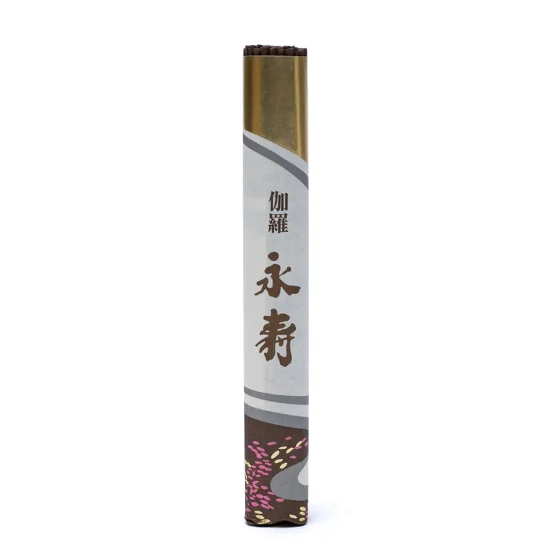 Deeply mystical Japanese incense from 'Kyara', made with the highest quality agarwood, with a balsamic touch of benzoin that generates serenity, contemplation and awareness. Size 14 to 15 cm. Weight of a pack +/- 24gr.!