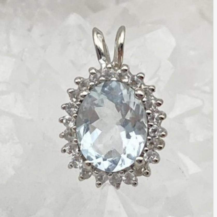 Aigue-marine | Collection Retro' | Pendentif en Argent serti d'une pierre gemme de forme ovale, entouré d'Oxyde, 16x10 mm !
