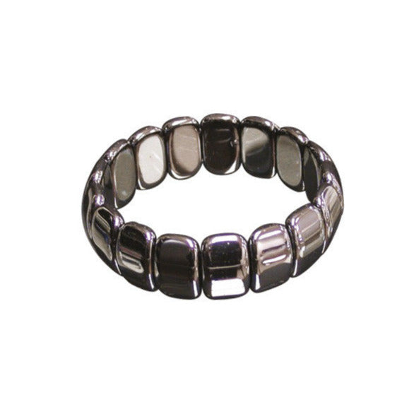 Bracelet en plaquette et perle d'hématite. Dimension : Plaquette d'environ 17 millimètres. Monté sur élastique haute résistance ! 2 Modèles au choix : Naturel ou Titane (arc-en-ciel)