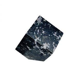Selection of 'floating' stone cubes (1 corner cut off), 350 to 400 grams / 4.5 to 5 centimeters in diameter. Very good quality, beautiful finishes, perfect!