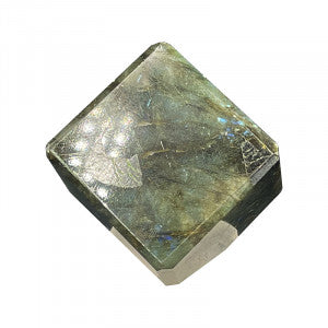 Selection of 'floating' stone cubes (1 corner cut off), 350 to 400 grams / 4.5 to 5 centimeters in diameter. Very good quality, beautiful finishes, perfect!