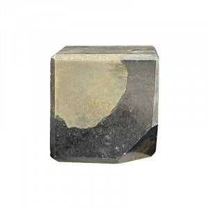 Selection of 'floating' stone cubes (1 corner cut off), 350 to 400 grams / 4.5 to 5 centimeters in diameter. Very good quality, beautiful finishes, perfect!