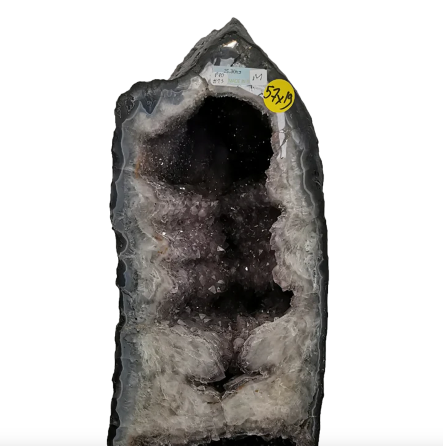 Géode d'améthyste 'cathédrale' de 25,3 kilogrammes, 57 x 19 centimètres. Superbe qualité AA, en provenance du Brésil. Incroyables effets positifs pour vos collections, expositions...parfait !