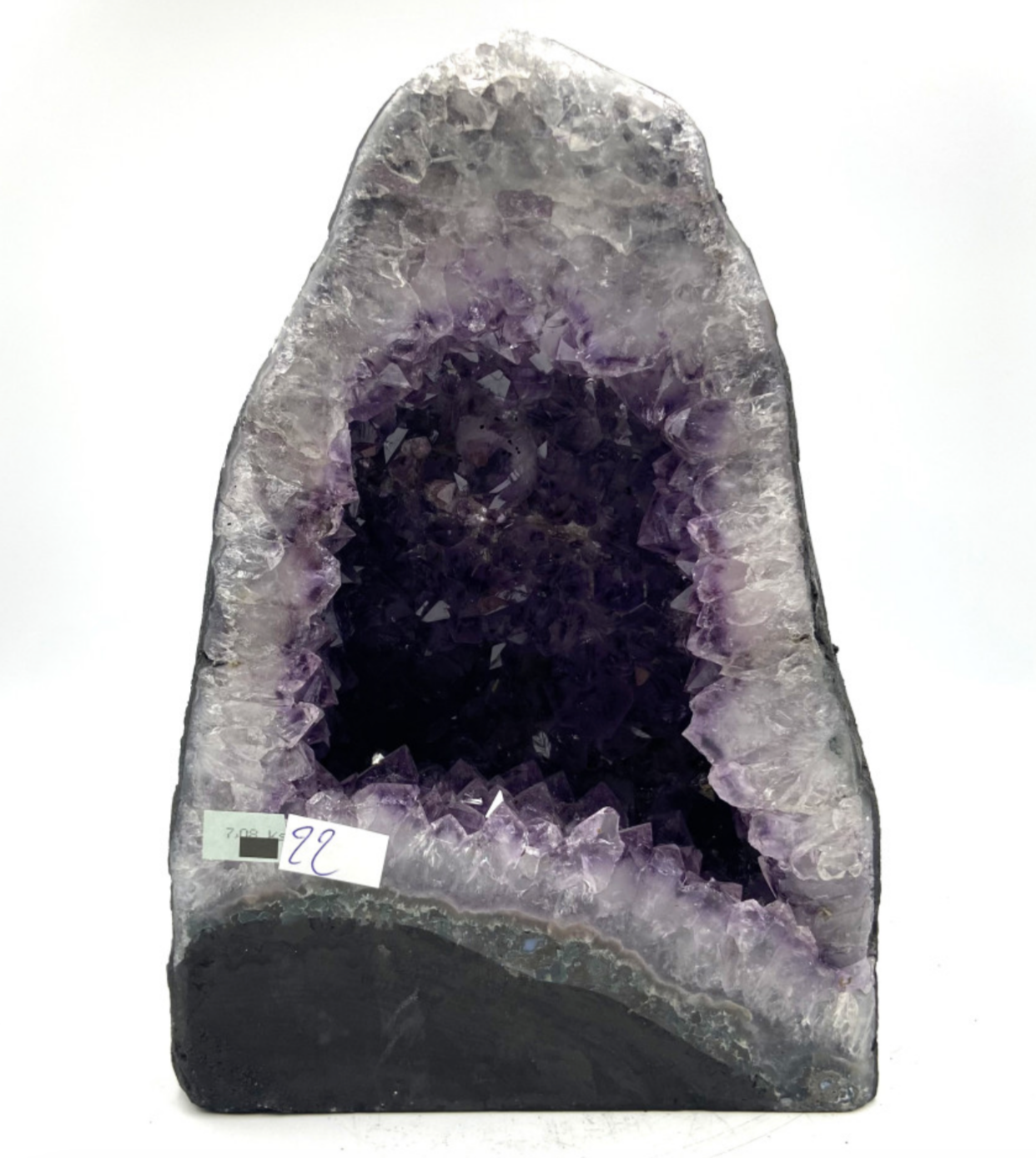 Géode d'améthyste de 7,08 kilogrammes, 25 x 17,5 centimètres. Superbe qualité AA, en provenance du Brésil. Incroyables effets positifs pour vos collections, expositions...parfait !