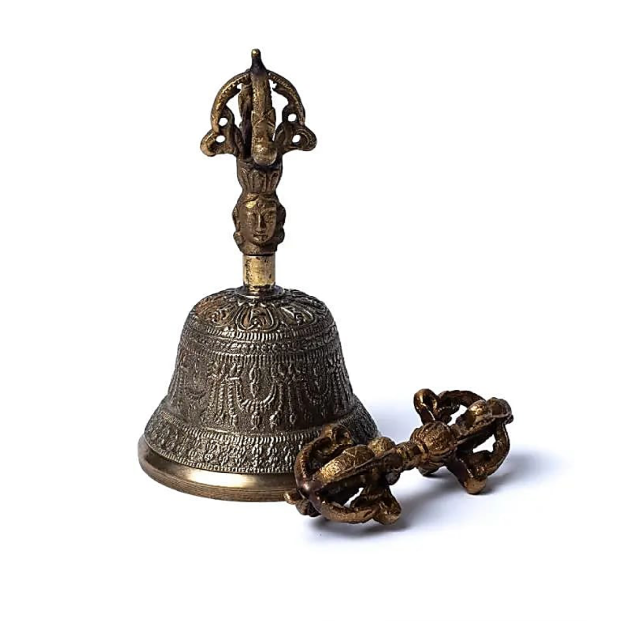 Bronze dorje and bell with beautiful detailed decorations. Three sizes to choose from, from 9 to 17 centimeters. These sacred tools are of excellent quality!