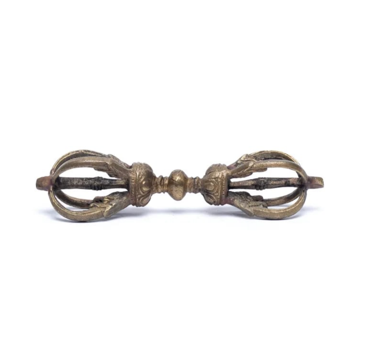 Bronze dorje and bell with beautiful Ganesh engravings and other fine details. Two sizes to choose from, from 17 to 22 centimeters. These sacred tools are of excellent quality!