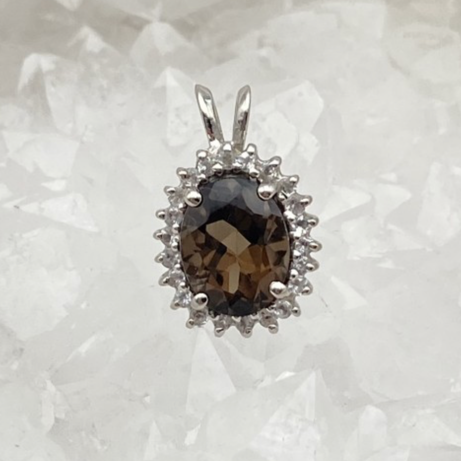 Quartz/ Cristal fumé | Collection Retro' | Pendentif en Argent serti d'une pierre gemme de forme de ovale, entouré d'Oxyde, 16 x 10 mm !