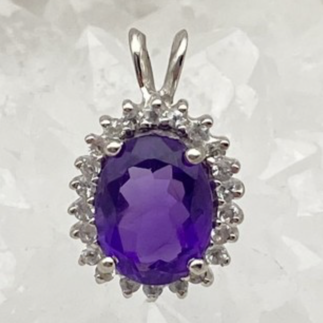 Améthyste | Collection Retro' | Pendentif en Argent serti d'une pierre gemme de forme de ovale, entouré d'Oxyde, 16 x 10 mm !
