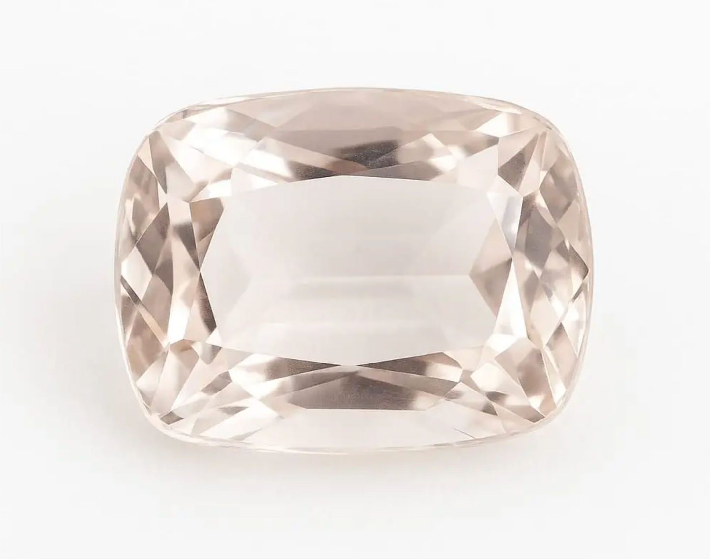 Kunzite naturelle, magnifique pierre fine tallée de 26,89 carats - 19,44 x 15,16 x 11,29 mm. Parfait en bijouterie, collection ,exposition...