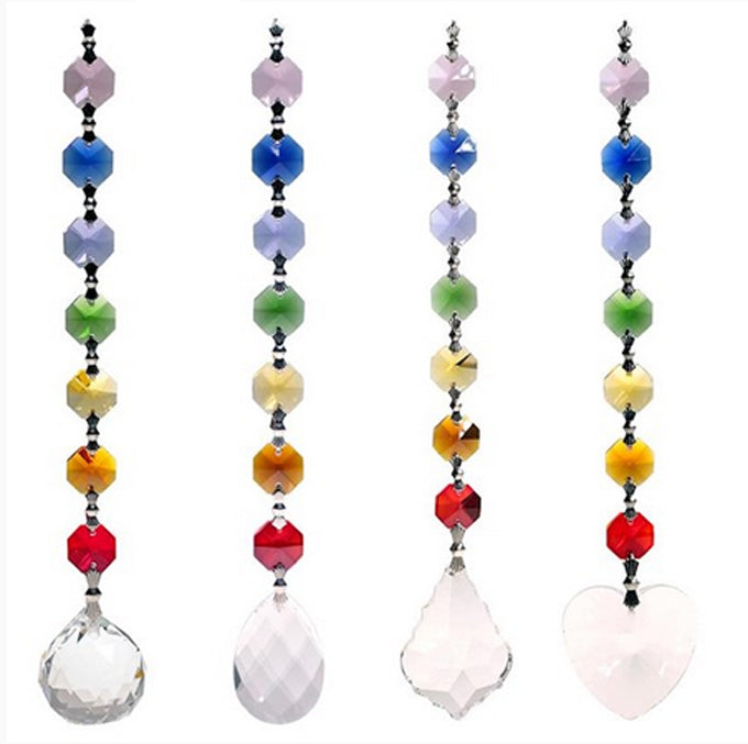 A selection of four Feng Shui crystal garlands in the colors of the 7 chakras! 20 centimeters long - 79 grams. Simple, elegant, and effective!