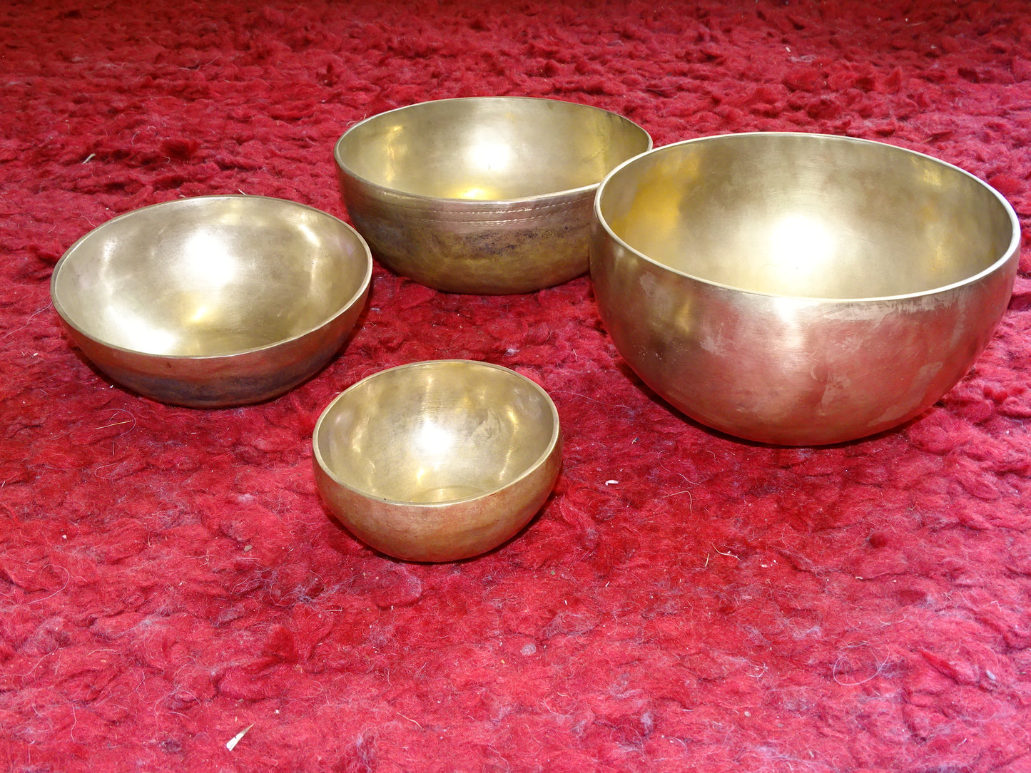 Tibetan bowl 'CHÖPA' with a matching mallet included, available in sizes from 10 to 50 centimeters. High quality, tested and approved!