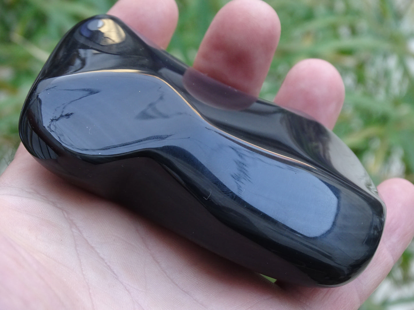 Obsidienne Oeil céleste, de 92x57x30mm - 263,8 grammes. Très belle qualité, des couleurs incroyables, rare !