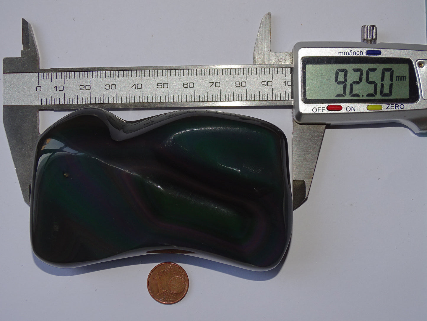 Obsidienne Oeil céleste, de 92x57x30mm - 263,8 grammes. Très belle qualité, des couleurs incroyables, rare !