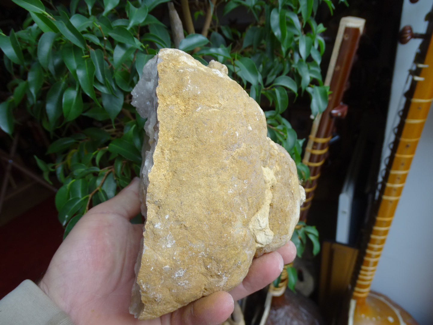 Géode en quartz/ Cristal de roche, de 16x14x12 centimètres - 1 684 grammes. Magnifique spécimen naturel !