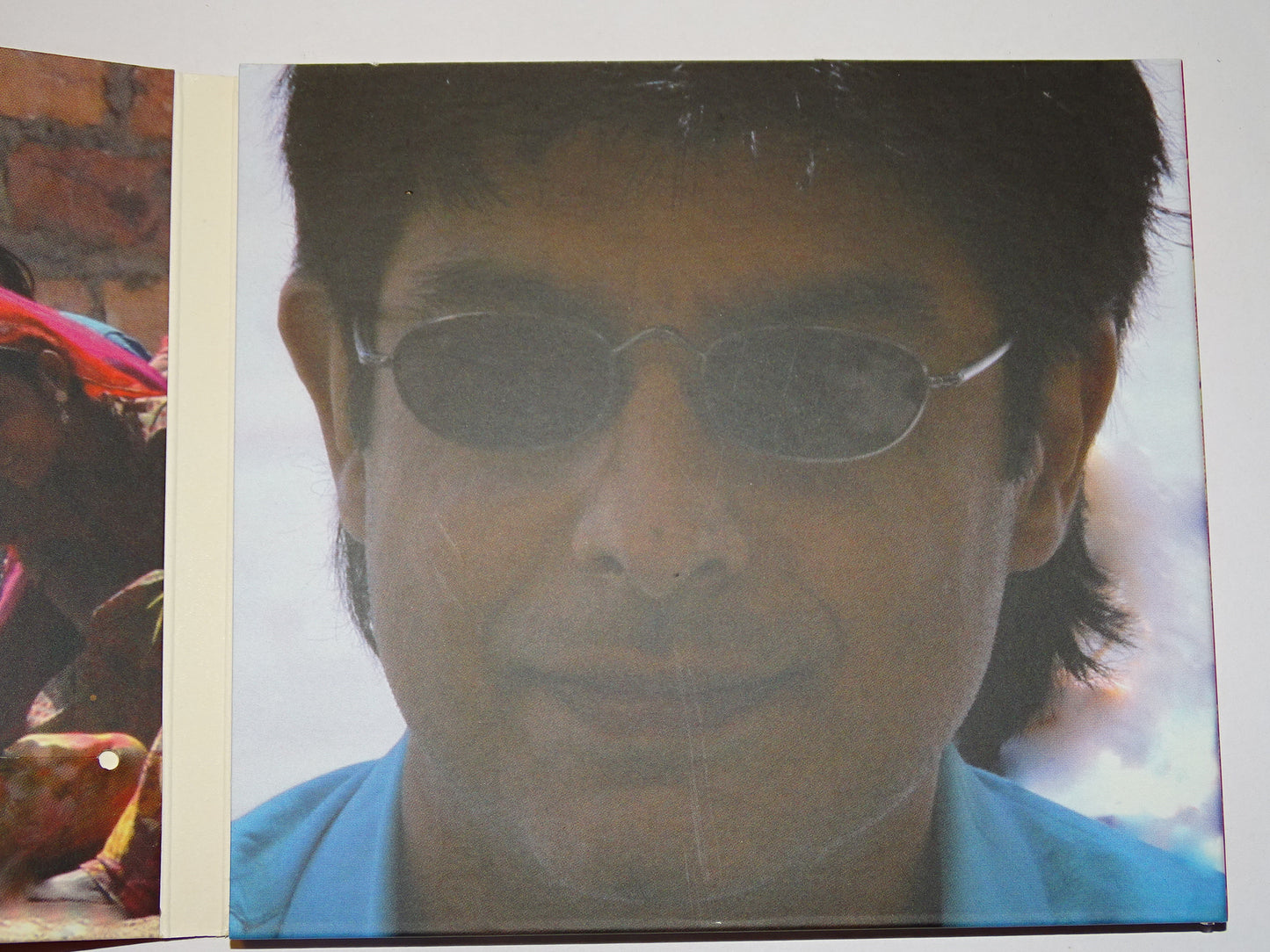 Compact disc, 'Fils de l'Himalaya' par Rashmi Kant. Musique Indienne mélangé à de la musique occidentale. Parfait !