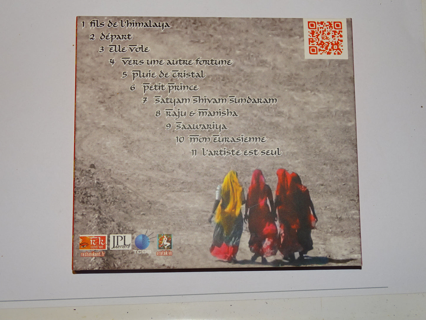 Compact disc, 'Fils de l'Himalaya' par Rashmi Kant. Musique Indienne mélangé à de la musique occidentale. Parfait !