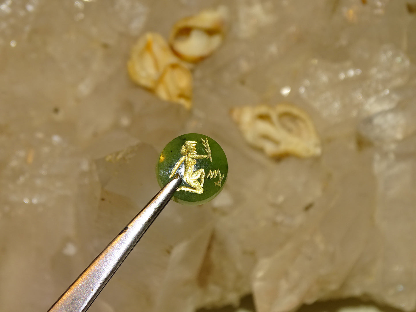Imperial Jade, set of 12 round stone cabochons with astrological signs engraved in fine gold. Perfect for creating rings or collections... 12 x 3 millimeters thick!