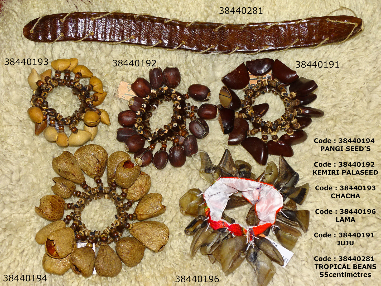 Selection of seed dance bracelets, models to choose from, handcrafted, perfect for accompaniment, fascinating and captivating sounds!...Seeds/nuts: Juju Chacha Pangui Pala Kemiri Tropical beans!