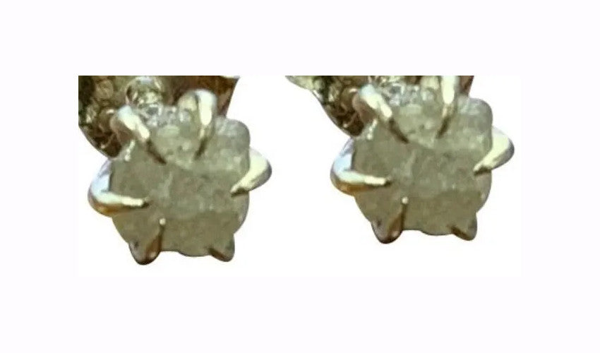 Puces/ Clous/ Boucles d'oreilles en 'Diamant' brut, qualité A à AA. Finition Argent 0.925, parfait !