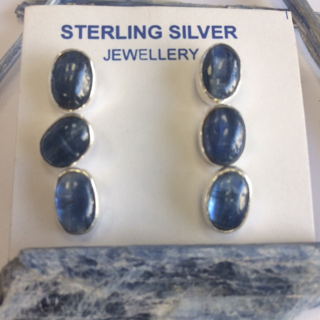 Studs/Studs/Earrings in 'Blue Kyanite' from Brazil, AA to AAA quality. 0.925 Silver finish, perfect!