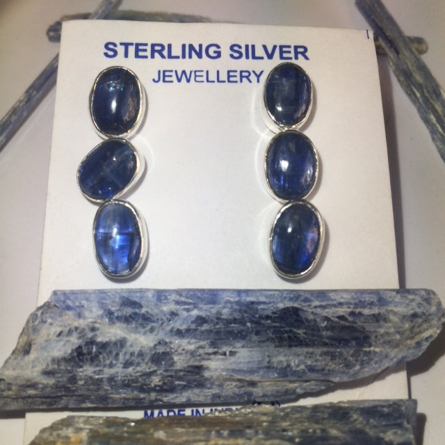 Studs/Studs/Earrings in 'Blue Kyanite' from Brazil, AA to AAA quality. 0.925 Silver finish, perfect!