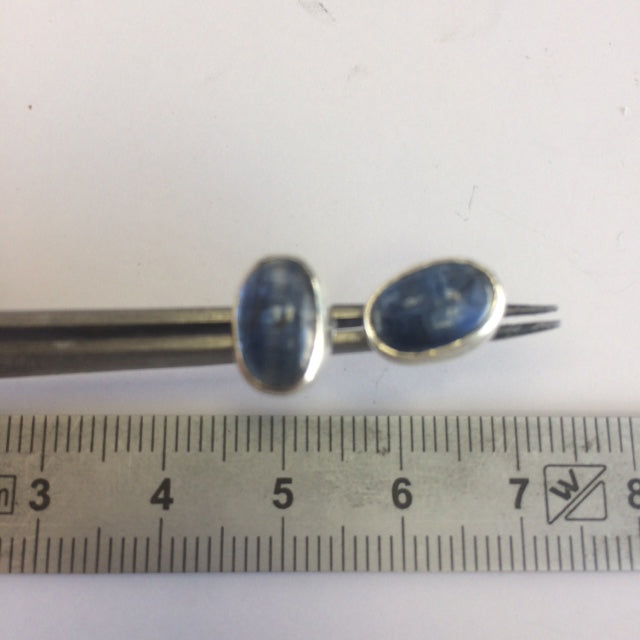 Studs/Studs/Earrings in 'Blue Kyanite' from Brazil, AA to AAA quality. 0.925 Silver finish, perfect!