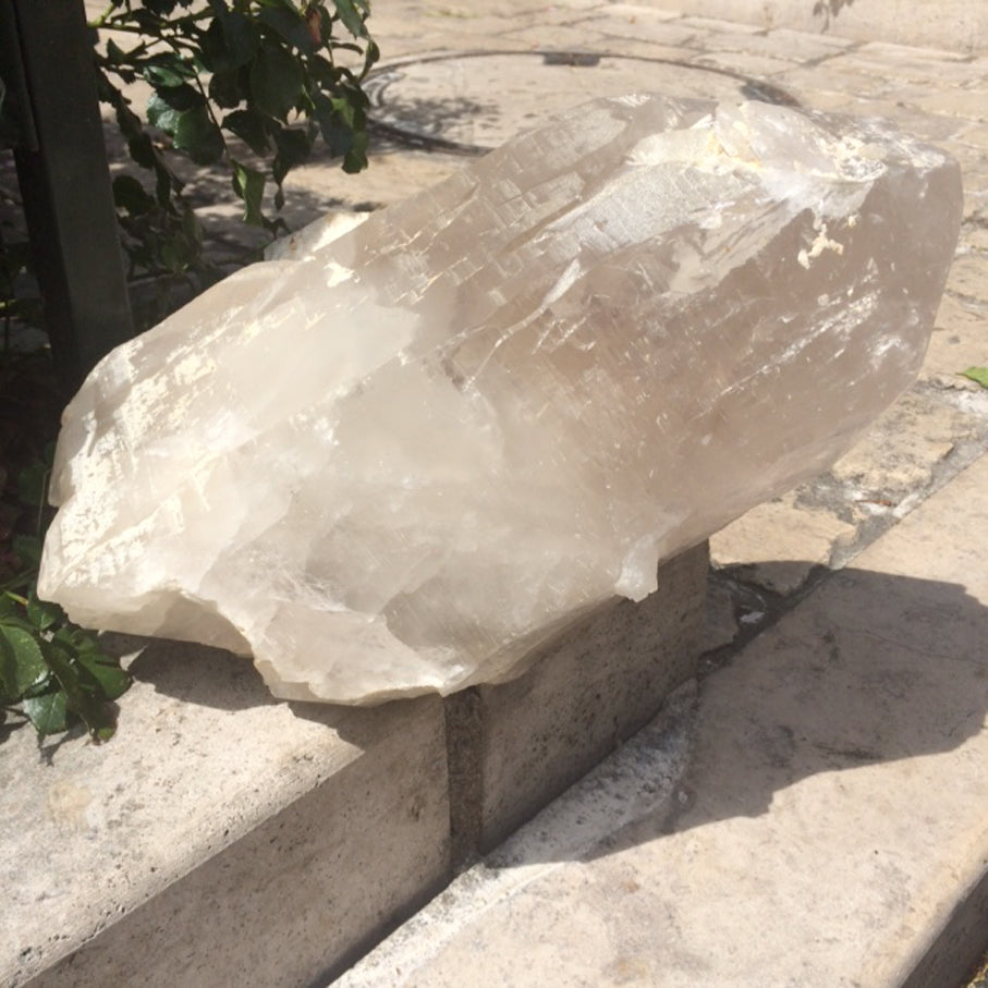 Giant 14.3 kilogram quartz/rock crystal from the Himalayas (Pakistan). Magnificent and impressive specimen!