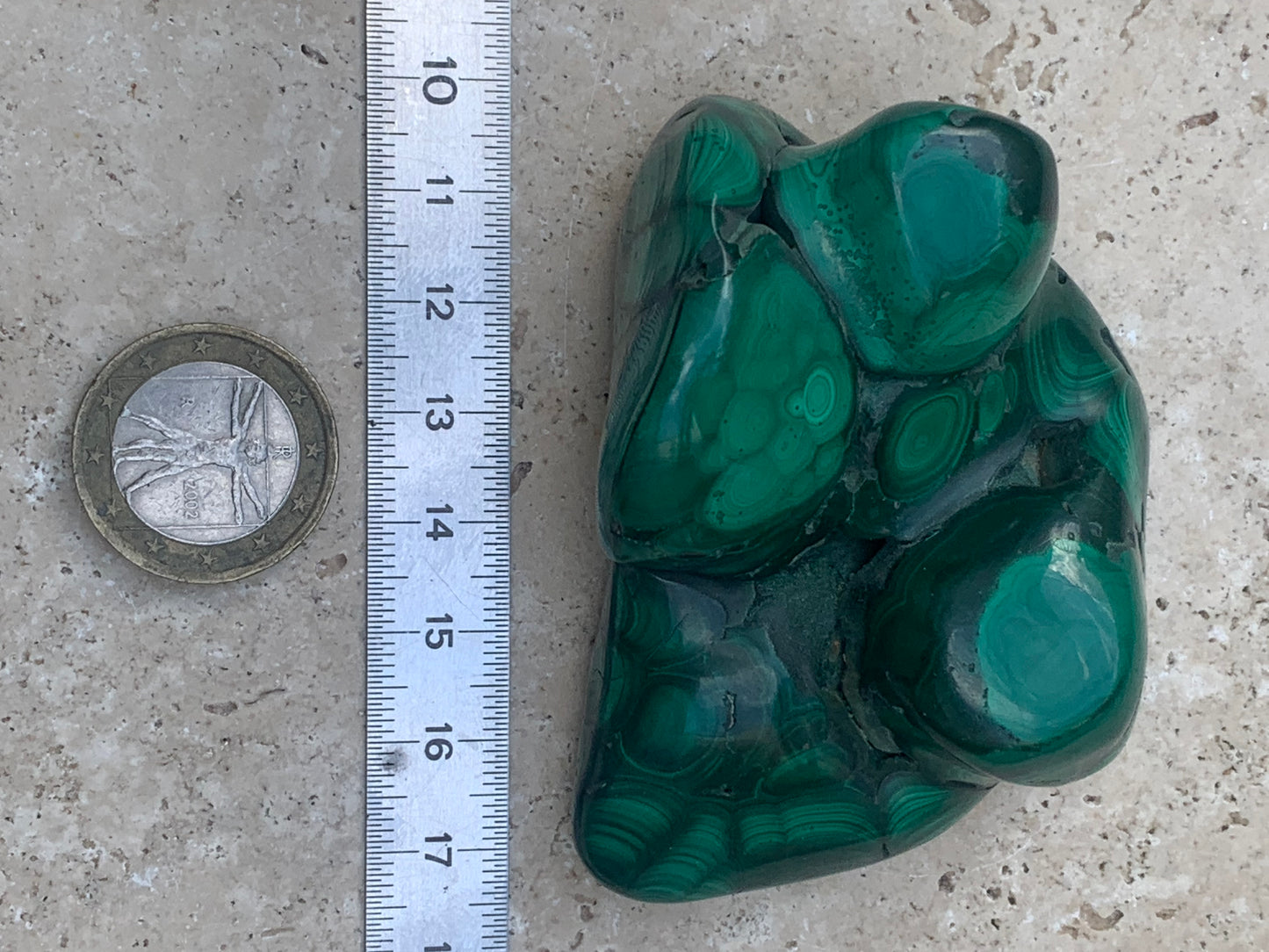 Malachite, specimen with nodules/botryoids of 75mm x 54 x 30 - 207.7 grams. Perfect for a collection, exhibition, decoration!
