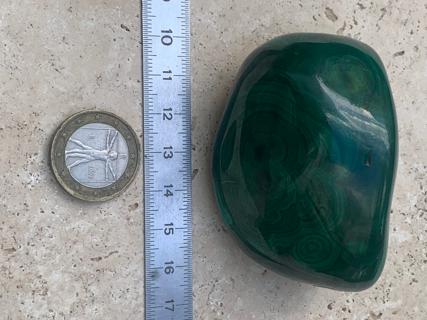 Malachite, specimen of 65mm x 44 x 40 - 242 grams. Perfect for a collection, exhibition, decoration!