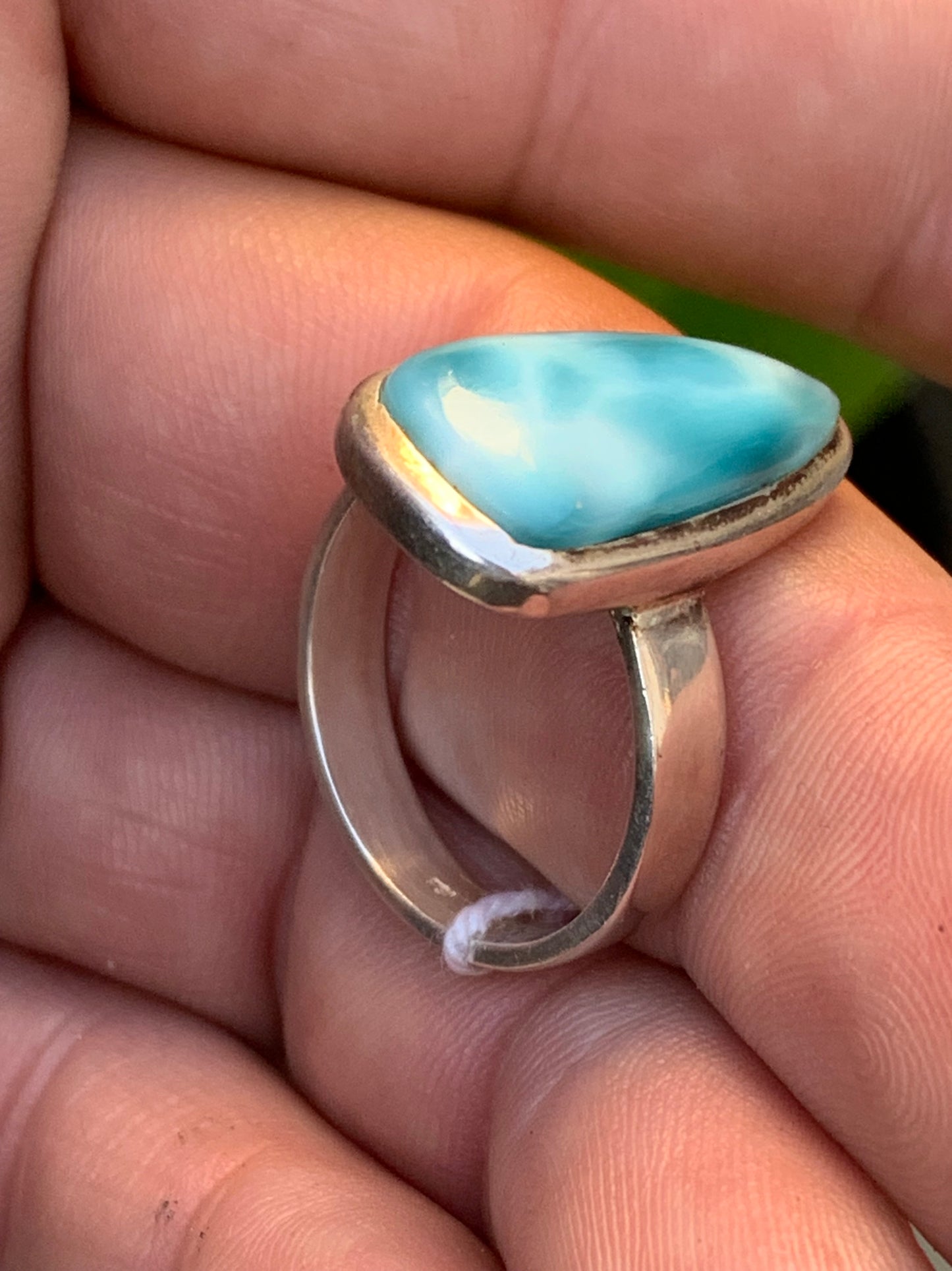 Bague en Larimar, montée Argent 0.925. Superbe pierre au bleu qui rappelle l'océan ! Très belle réalisation ! Taille 61 Fr.