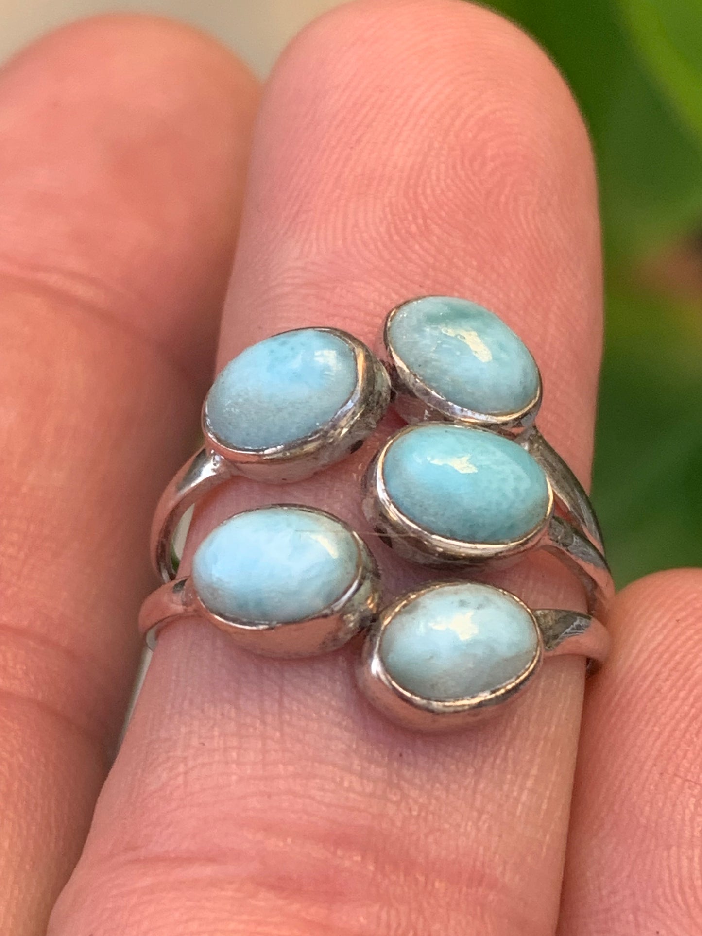 Bague en Larimar, montée Argent 0.925. Superbe pierre au bleu qui rappelle l'océan ! Très belle réalisation ! Taille 55 !