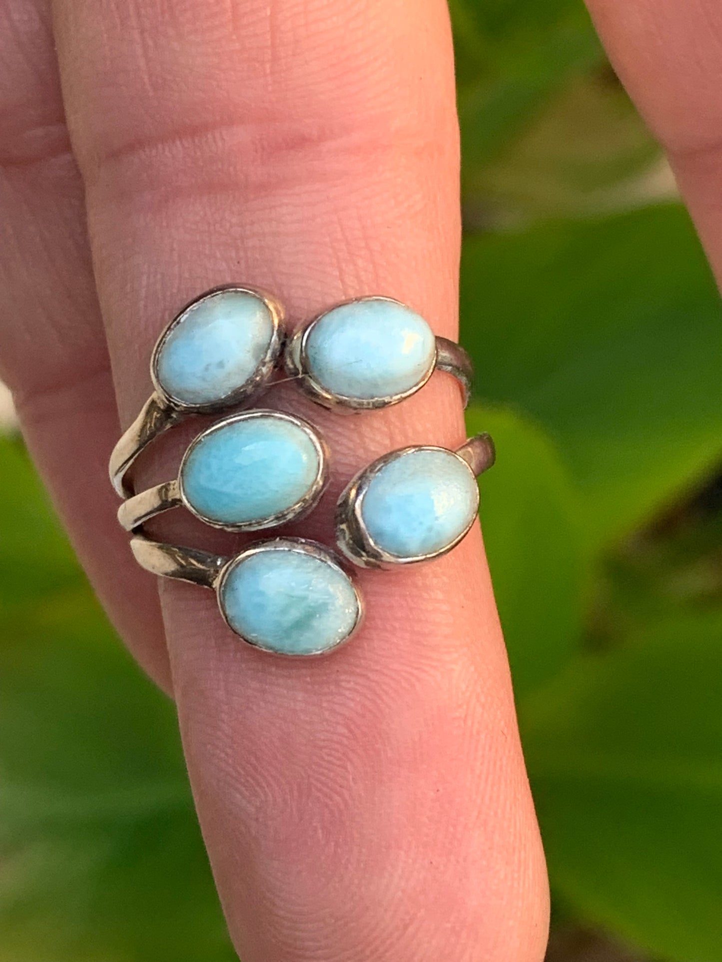 Bague en Larimar, montée Argent 0.925. Superbe pierre au bleu qui rappelle l'océan ! Très belle réalisation ! Taille 55 !