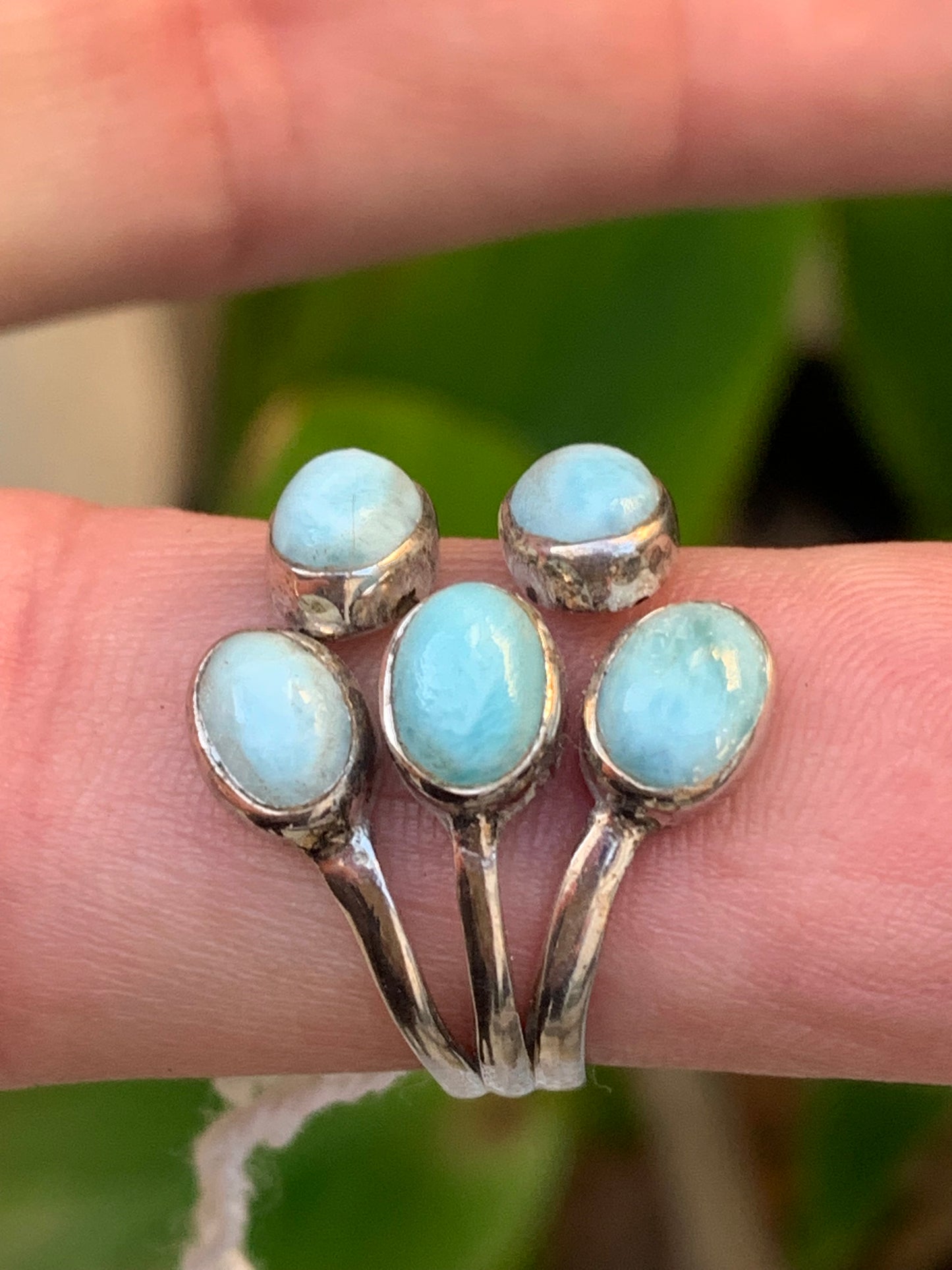 Bague en Larimar, montée Argent 0.925. Superbe pierre au bleu qui rappelle l'océan ! Très belle réalisation ! Taille 55 !