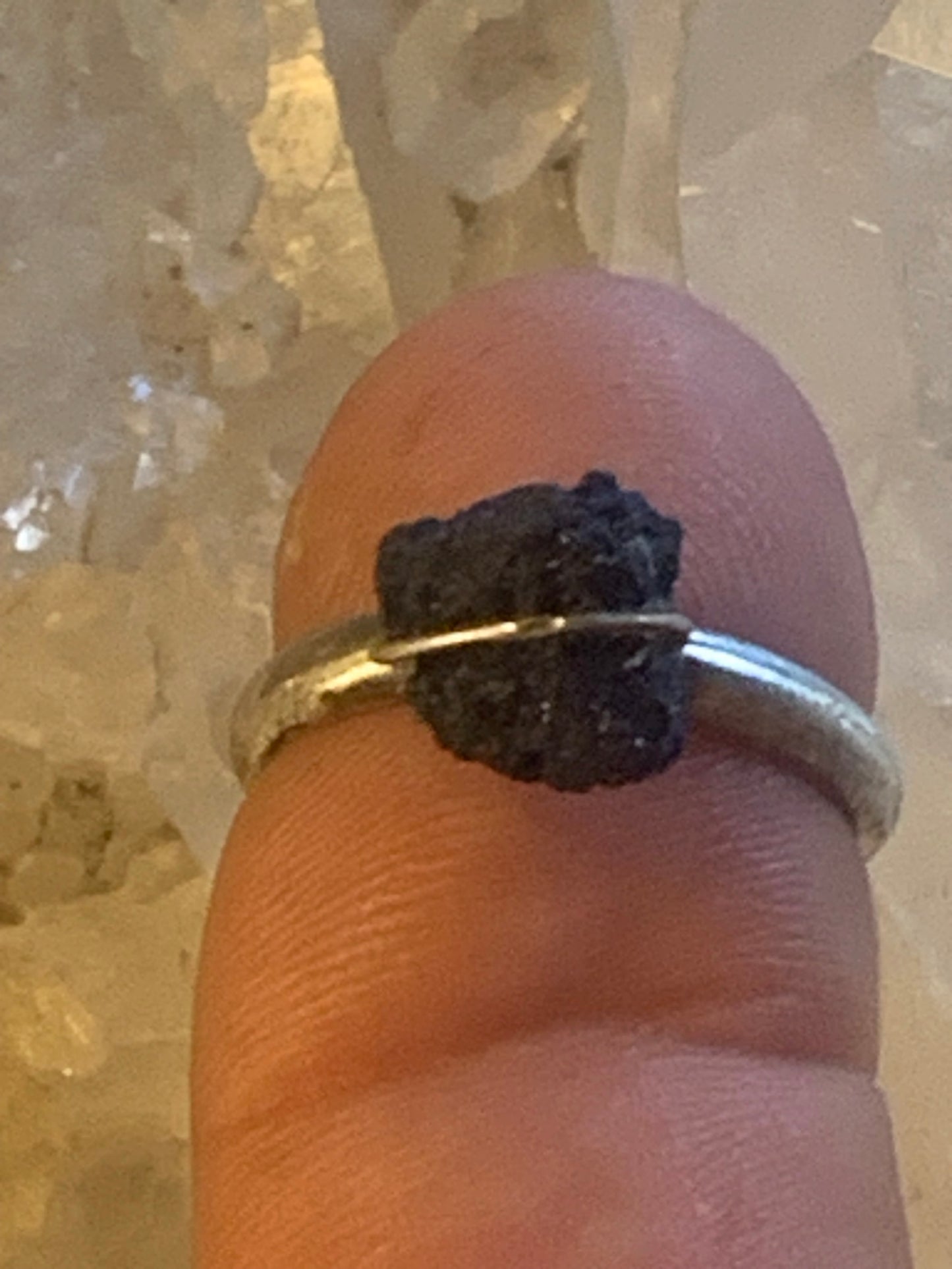 Bague en Azurite, en Argent 0.925. Superbe pierre brute à l'origine du lapis lazuli ! Réglable de la taille 53 à 60 Fr.
