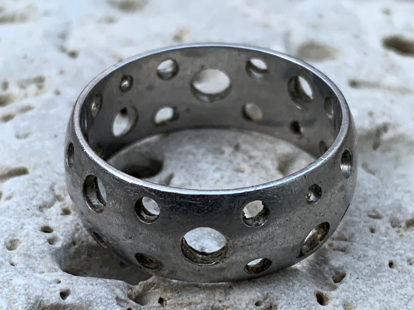 Bague en acier inoxydable 100%, couleur Argent. Superbe pièce ! Taille 63 Fr - Pour homme ou femme !