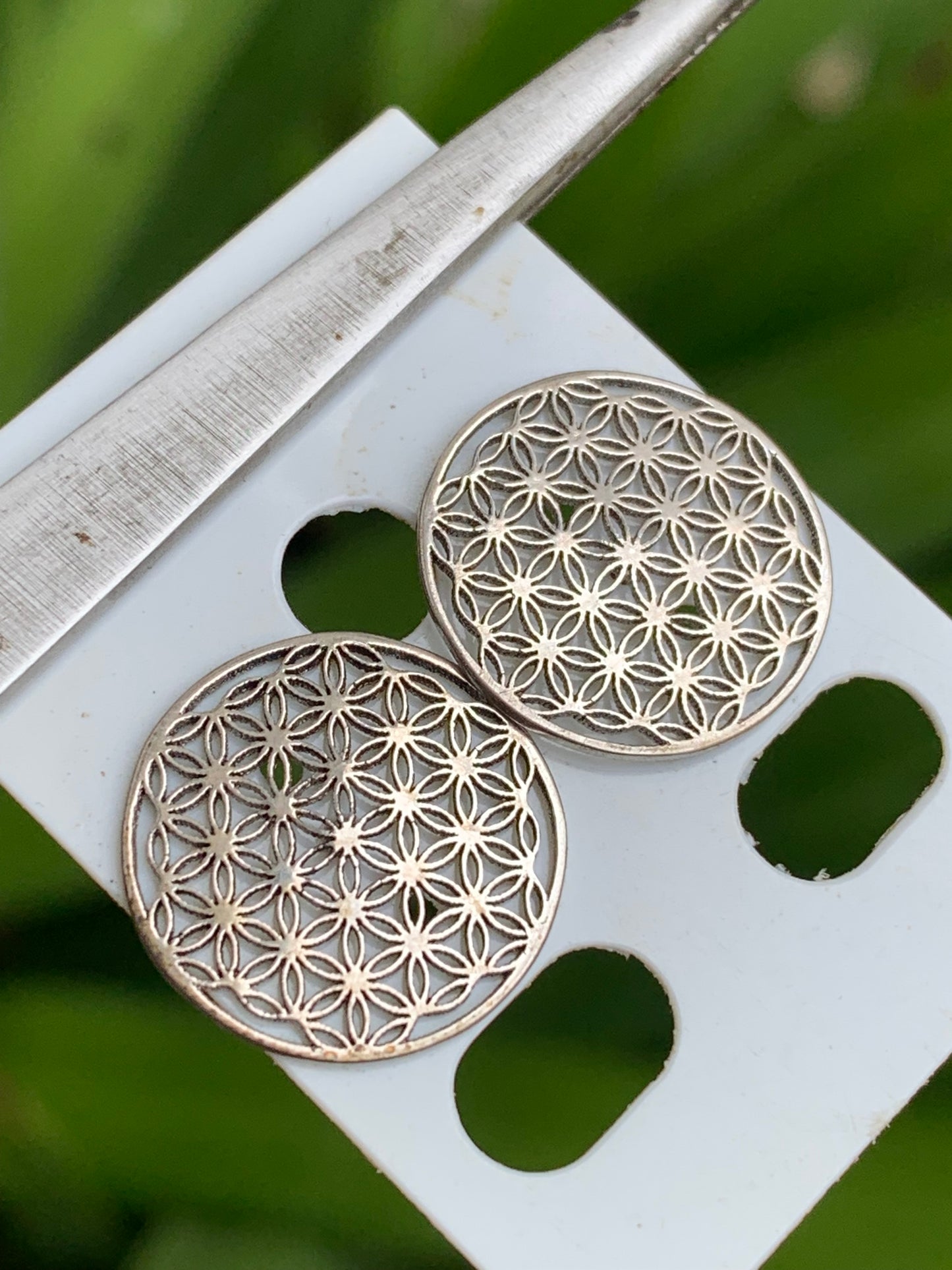 Puces/ Clous/ Boucles d'oreilles en fleur de vie, finition Argent 0.925, très belle qualité, faîte en Allemagne par un bijoutier passionné ! parfait !