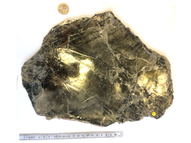 Mica noir ou Biotite - Tranche naturelle de 250 grammes - de 40 x 30 x 10mm ! Superbe et pièce rare !